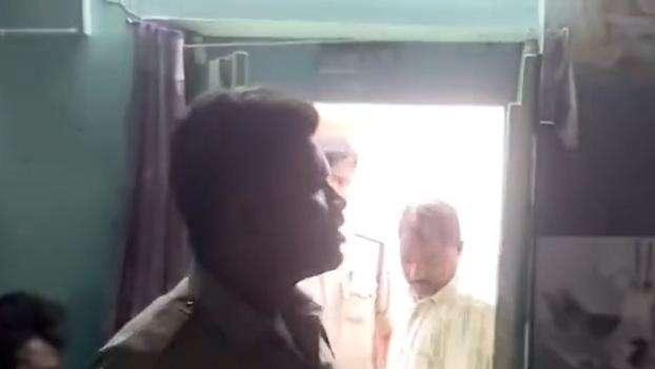 కర్నూలు జిల్లా: తాళం పగులకొట్టి బంగారం, బైక్ చోరీ