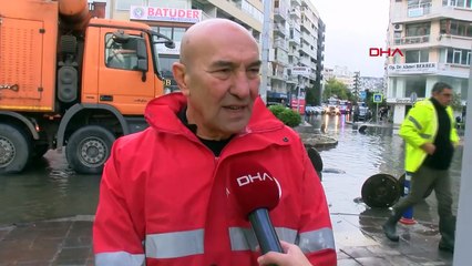 İzmir'de Şiddetli Yağış ve Fırtına; Tsunami Etkisi Yarattı