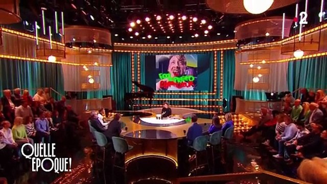 Karine Le Marchand submergée par l'émotion dans Quelle époque ! sur France 2, l'animatrice ne parvient pas à retenir ses larmes.