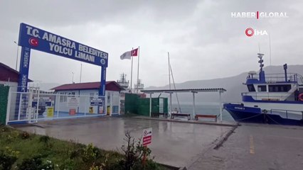 Amasra’da şiddetli fırtına ve sağanak: Dalga boyu 8 metre aştı
