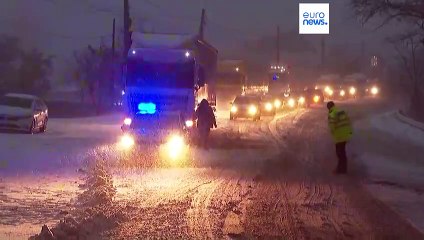 D'importantes chutes de neige dans l'Est de l'Europe font plusieurs morts