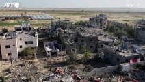 Le immagini aeree mostrano la distruzione nel sud di Gaza