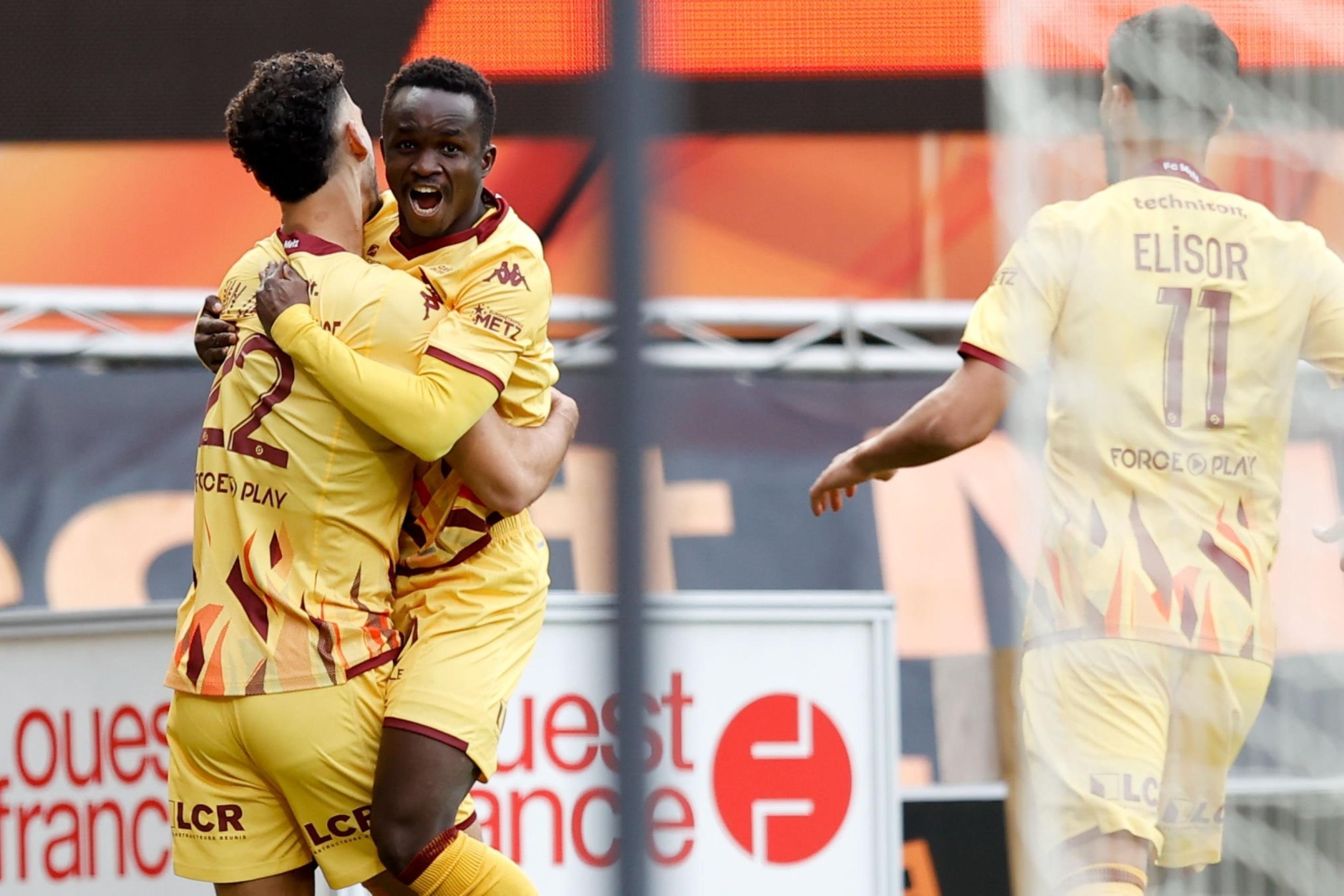 HL Ligue 1 - Lorient 2 - 3 Metz