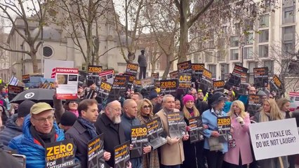 Thousands in central London including stars march against antisemitism