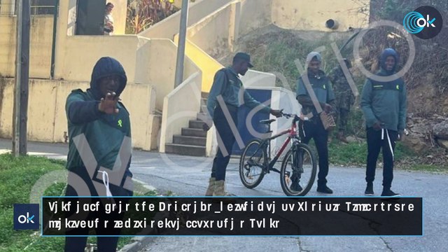 Esto sólo pasa con Marlaska: uniformes de Guardia Civil acaban vistiendo a inmigrantes llegados a Ceuta