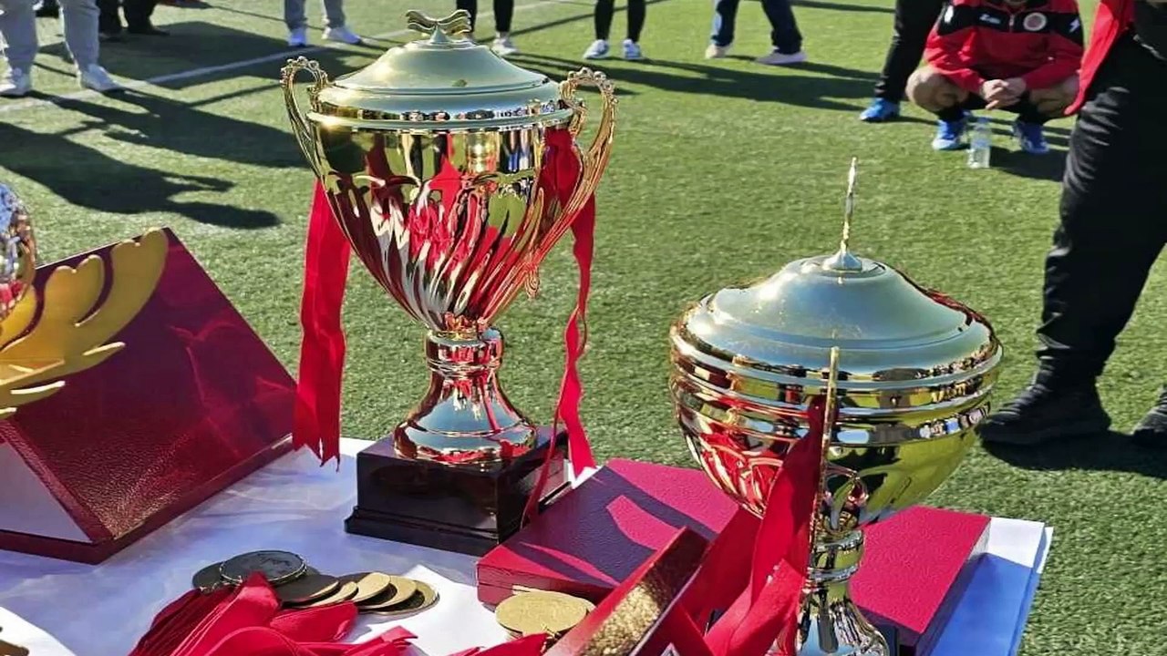 Ο Α.Ο. Καμένα Βούρλα για 2η χρονιά στο τουρνουά...