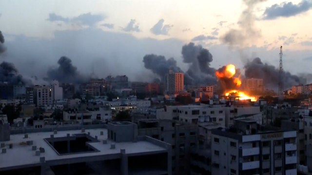 تدمير إسرائيلي ممنهج في غزة يقابله صمود فلسطيني فوق الركام