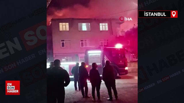 Ataşehir'de binanın çatısı alev alev yandı