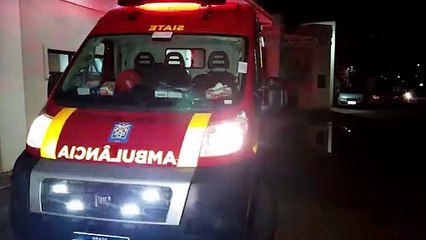 Jovem, de 22 anos, fica ferido após colisão entre carro e moto no Bairro Morumbi