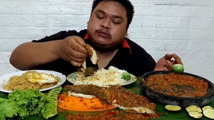 1KG SPICY  BEEF TRIPS + FRIED EGG NOODLES BEEF EYE