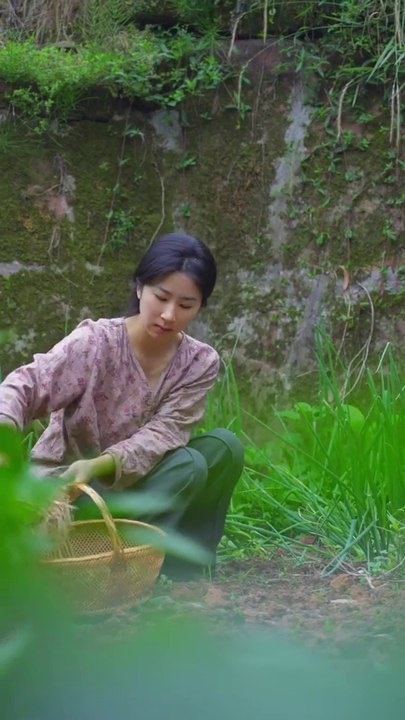 Today I plucked a lot of sweet and sour fruits from the farm and after coming home, mixed them with meat and made a wonderful cooking recipe.