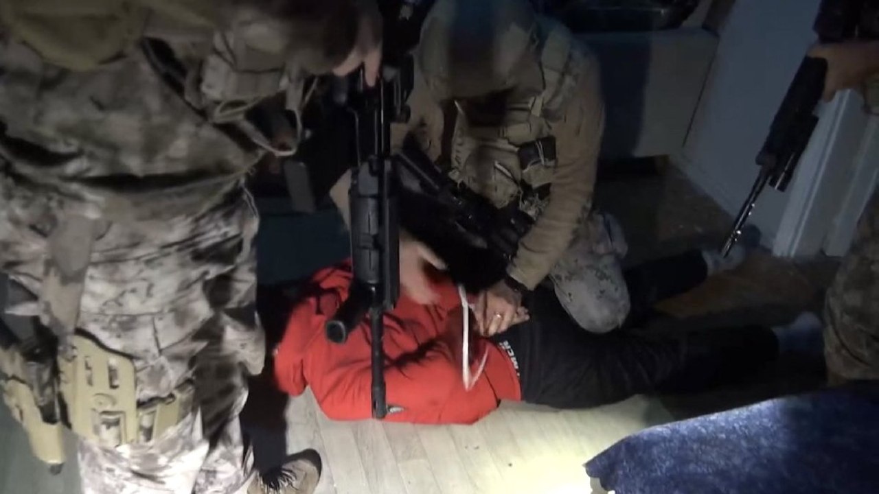 Uyuşturucu satıcılarına 2 ilde operasyon