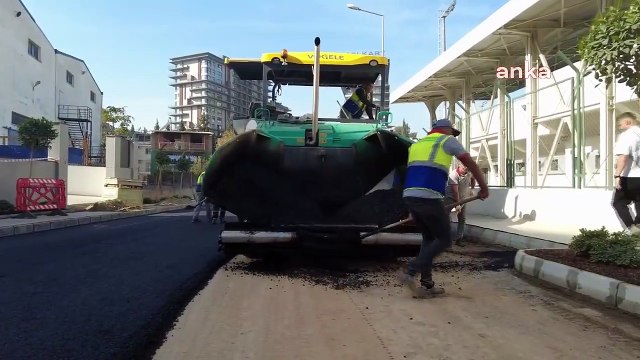 Bornova Belediyesi Yollarda Yenileme Çalışmalarına Devam Ediyor