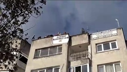 Agrobay işçileri çatıya çıktı: Eğer bugün bu sorun çözülmezse canımıza kıyacağız