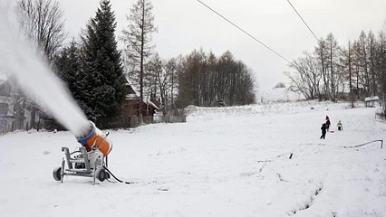 Zakopane - trwa śnieżenie stoków narciarskich