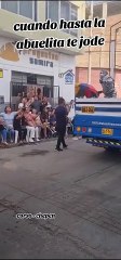 Mujer le hace 'cachitos' a Robotín y los usuarios reaccionan