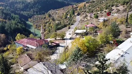 Adana'da 4 öğretmenin otomobilin üzerine kaya düşmesi sonucu öldüğü yolda tehlike devam ediyor