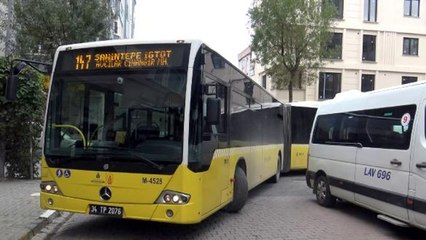 Avcılar’da trafiği kilitleyen kaza