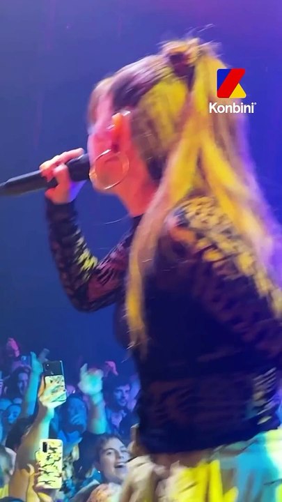 Adele Castillon nous ouvre les portes de sa loge juste avant sa toute première date en solo ! ( On sait enfin pourquoi  elle adore la marque à  3 bandes )