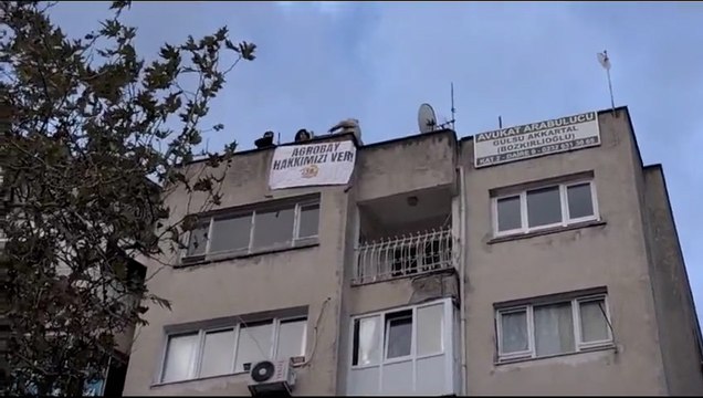 Çatıya çıkarak eylem yapan Agrobay işçileri gözaltına alındı