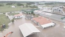 Imagens aéreas mostram rastro de destruição após dique romper e açude atingir famílias em SC