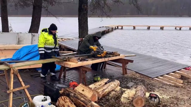 Pomosty nad jeziorem Zaleskim rosną z dnia na dzień. A to dopiero początek