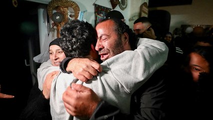 Families rejoice as Palestinians released from jail return to Jerusalem