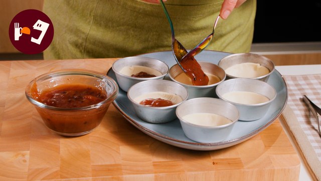 Postres con una lámina de hojaldre y mermelada