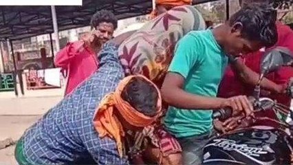Viral: मानवता को शर्मसार करने वाली घटना, रोंगटे खड़े कर देगा ये Video