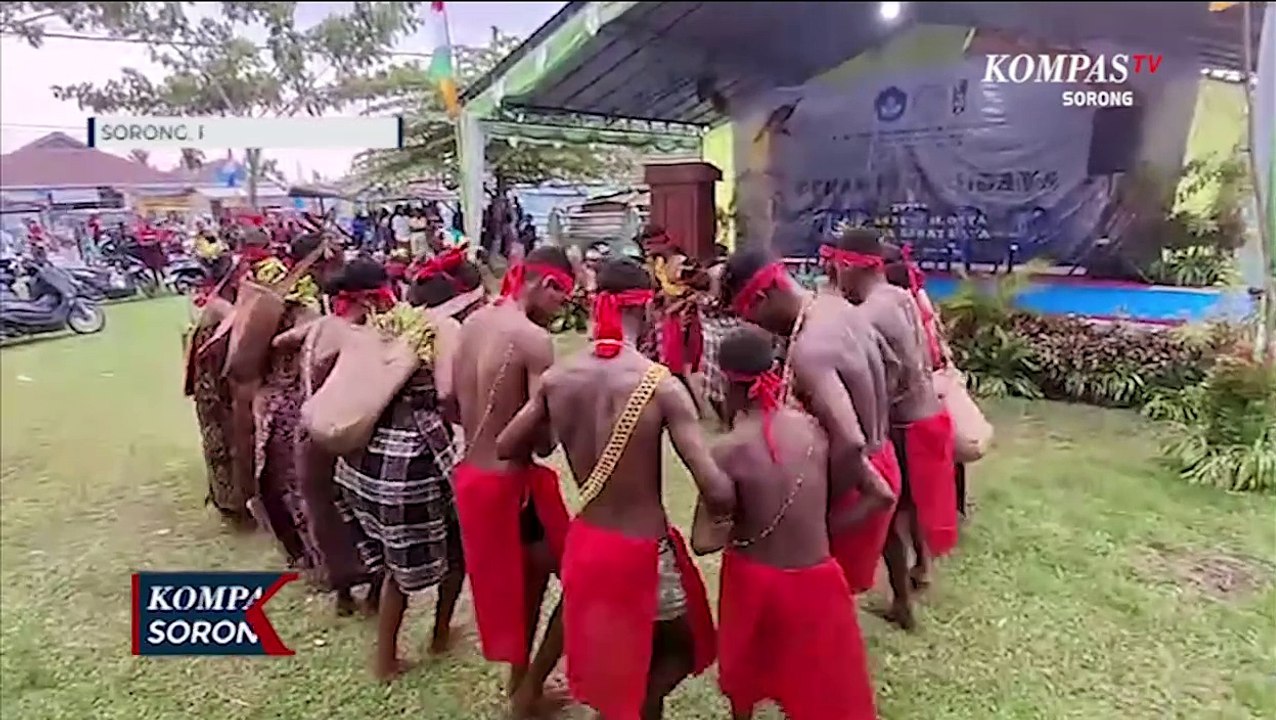 Perkenalkan Budaya Papua Bagi Generasi Muda Lew...