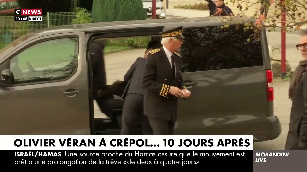 Hommage à Thomas - Regardez le porte-parole du gouvernement Olivier Véran hué par plusieurs personnes à son arrivée ce matin à la mairie de Crépol : "Honte à vous ! Pourquoi venir si tard ?" - VIDEO
