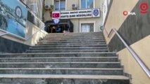 TikTok'ta göğüs dekolteli yayın açan kadın gözaltına alındı