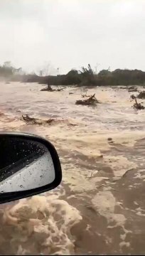 Karadeniz sahil yolu Giresun’da kapatıldı, Hopa’da denizle birleşti