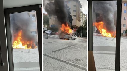 Üsküdar'da seyir halindeki otomobil alev alev yandı