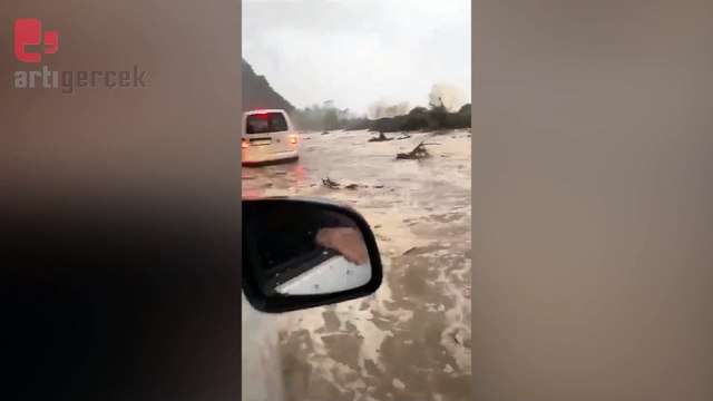 Milyonlarca dolara mal olmuştu: Karadeniz Sahil Yolu sular altında