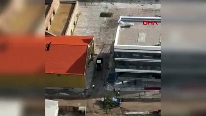 İş makinesi operatörü tartıştığı işçileri iş makinesiyle kovaladı