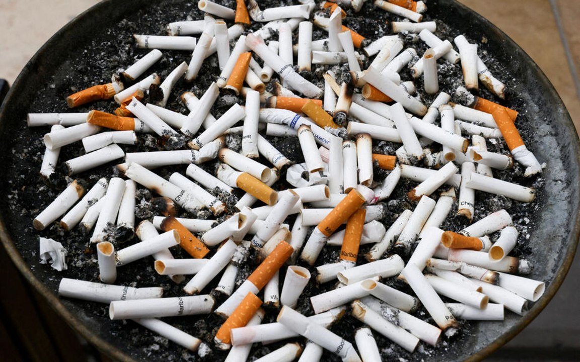 Nouvelle-Zélande : l'interdiction du tabac pour ceux nés après 2008 annulée par le nouveau Premier Ministre