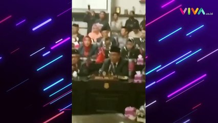 Anggota DPRD Gorontalo Lempar Produk Air Mineral saat Rapat