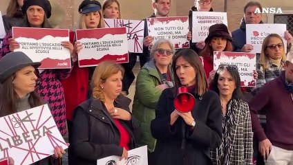 25 novembre, alla manifestazione di Azione l'urlo con i nomi delle vittime