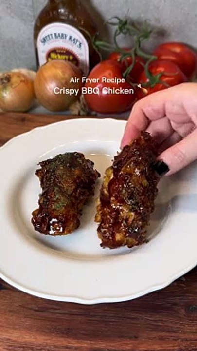 9_Crispy BBQ Chicken Du behöver 2st kycklingbröst filéer 1,5 dl vetemjöl 2 ägg 2 dl cornflakes 12 msk paprikapulver  12