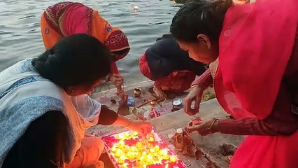 Video...कार्तिक पूर्णिमा पर पिछोला में दीपदान