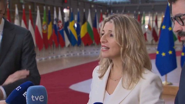 Yolanda Díaz atiende a los medios desde Bruselas