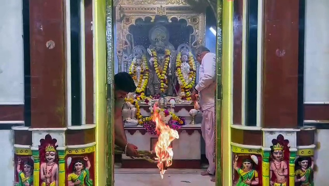 वागड़ की अनूठी परंपरा : श्रीरघुनाथ मंदिर में नि...