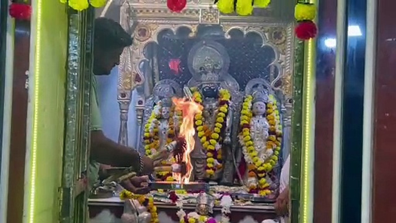 वागड़ की अनूठी परंपरा : श्रीरघुनाथ मंदिर में नि...