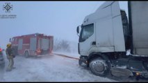 Tempesta di neve in Ucraina, strade chiude e via l'elettricità