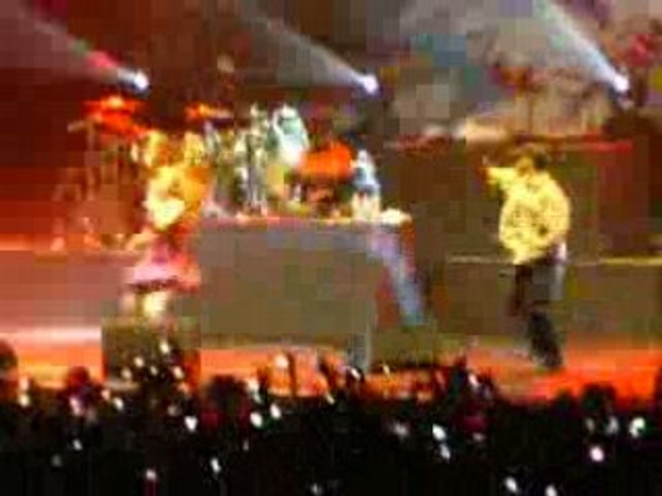 Kat de luna concert paris chris brown