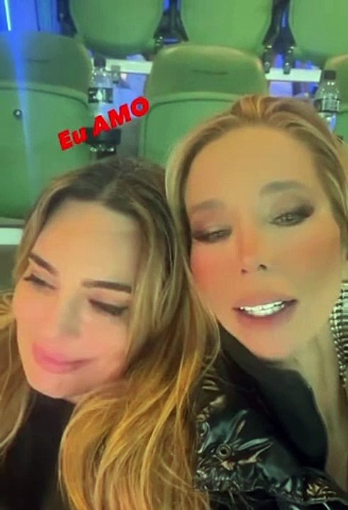 A Fazenda: Rachel Sheherazade aproveita show com Dani Winits, ex de André