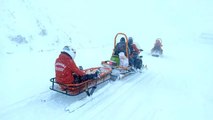 Erzurum'da yoğun kar yağışı sonrası hastalanan çocuk jandarma ekiplerince hastaneye götürüldü
