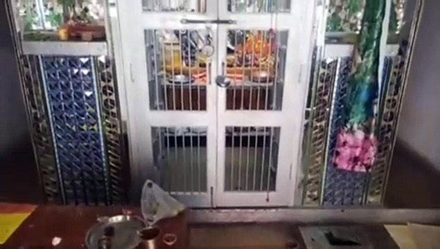 VIDEO : जिले में यहां चोरों ने बनाया मंदिरों को निशाना, तोड़ा दानपात्र