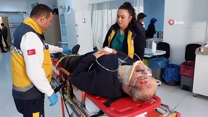 Kamyondan düşen demir su borusuyla yaralanan bisiklet sürücüsü hastanelik oldu